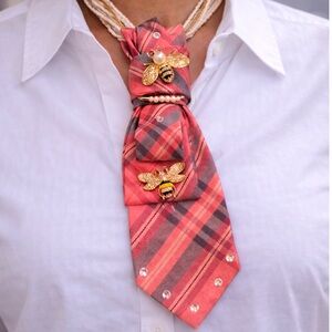 Elegant Plaid Tie Necklace with Gold Bee Accents Rhinestones and Pearl Pin